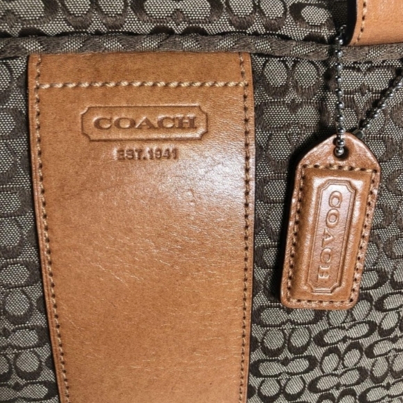 Coach Signature Travel Make-up/Toiletry bag - Picture 2 of 8